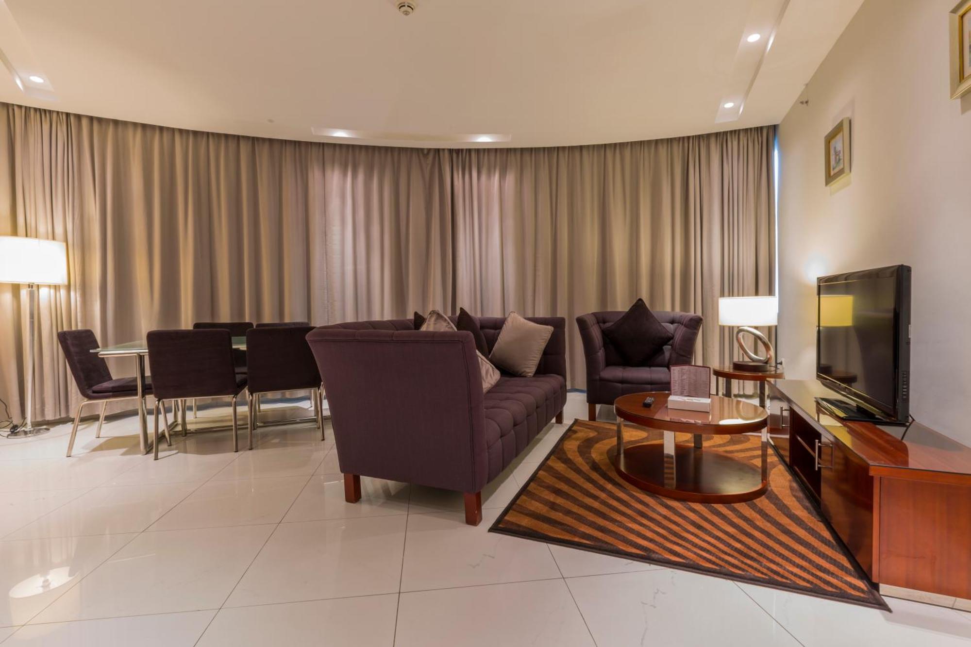 Grand Mayral Hotel Khobar Bagian luar foto
