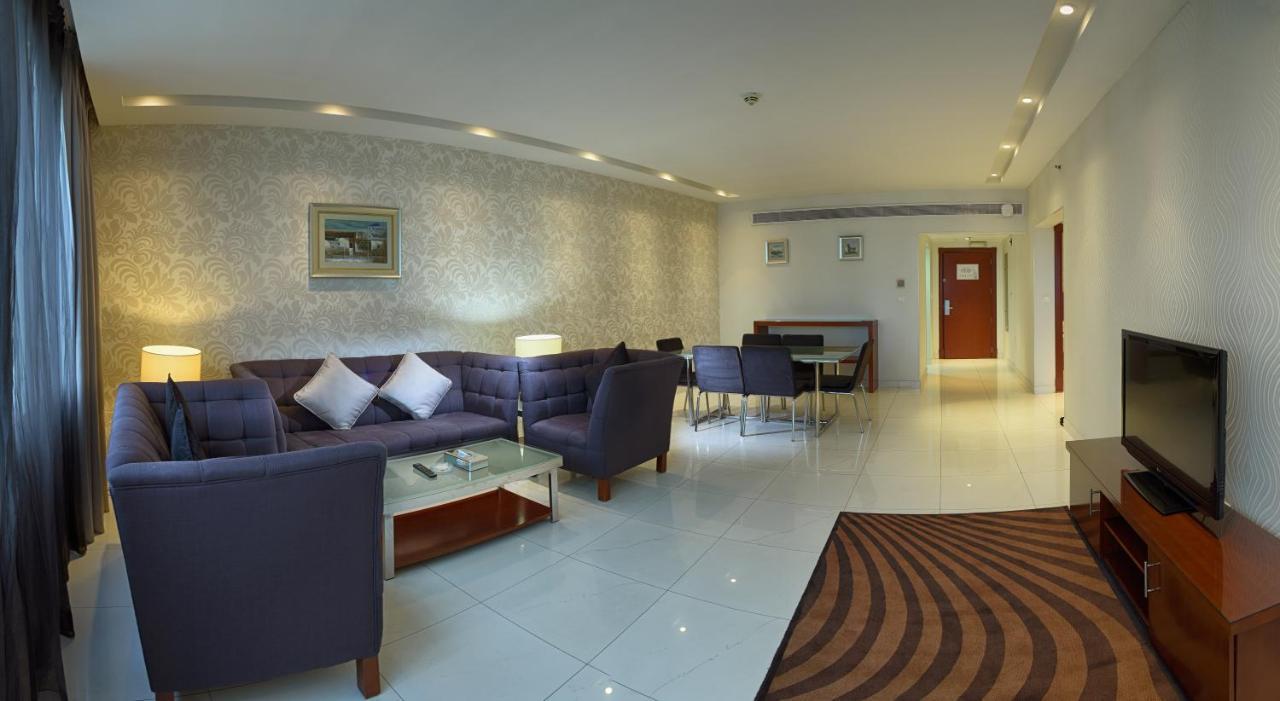 Grand Mayral Hotel Khobar Bagian luar foto