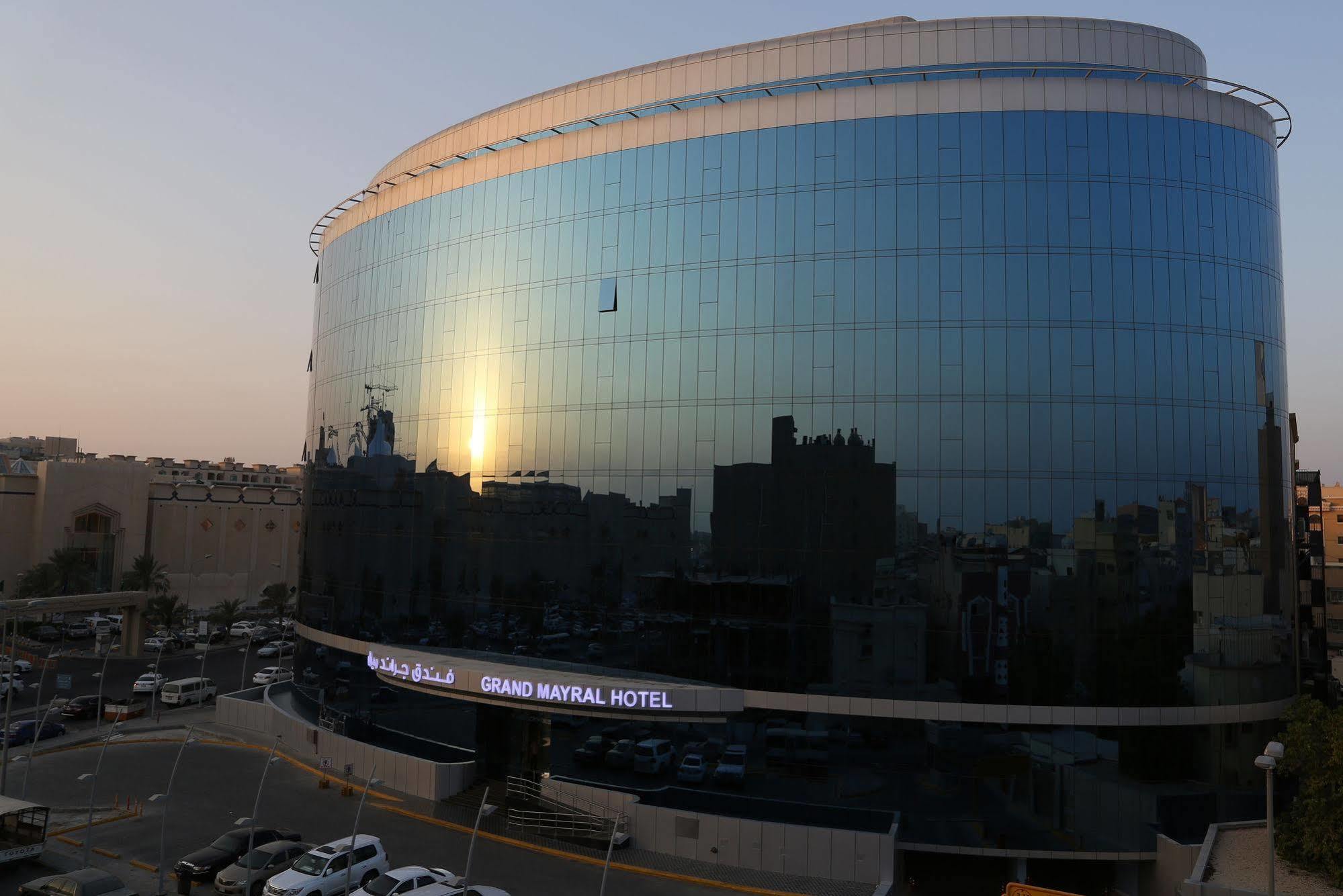 Grand Mayral Hotel Khobar Bagian luar foto